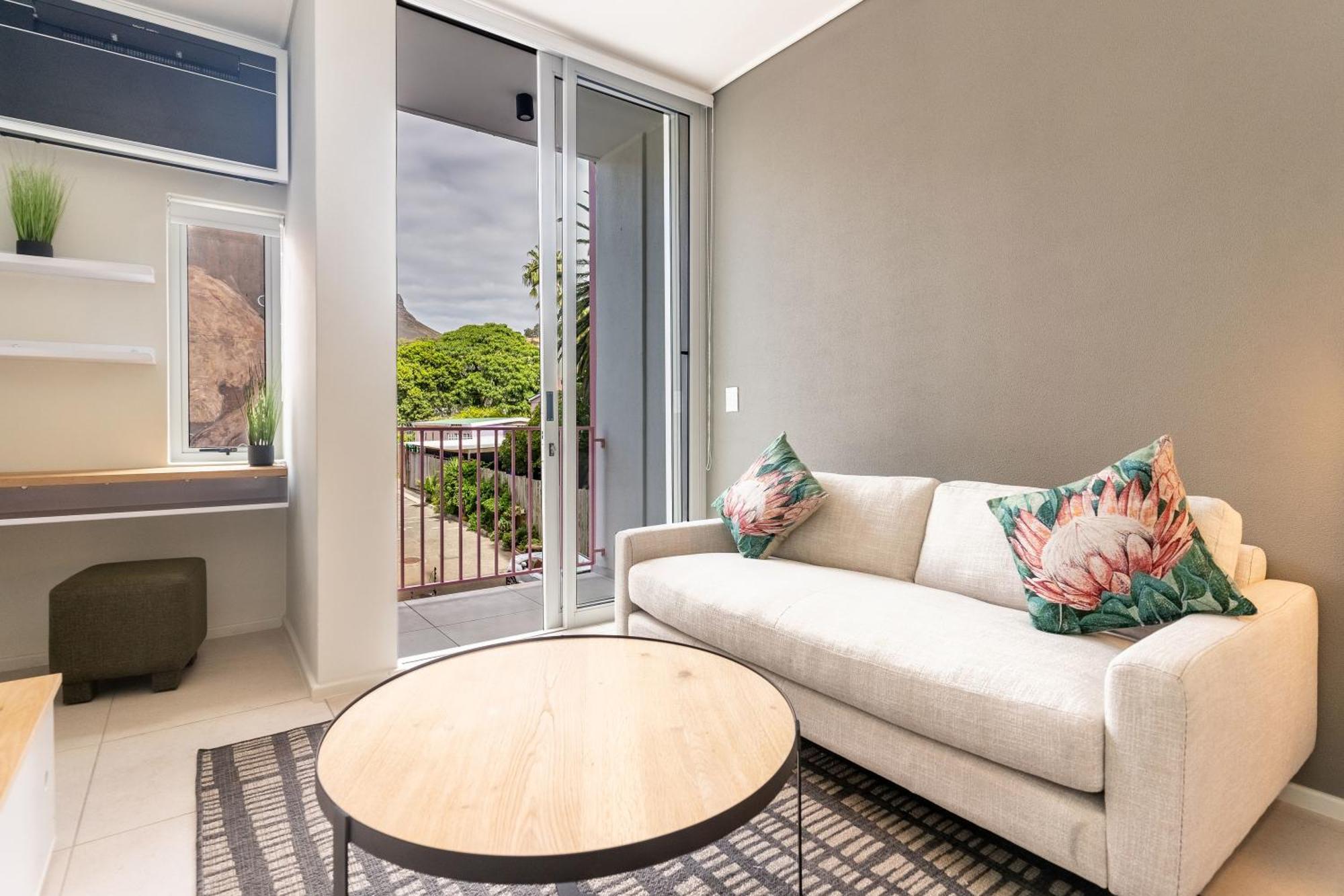 The Rose 204: Studio Apartment With Rooftop Pool Kapstaden Exteriör bild